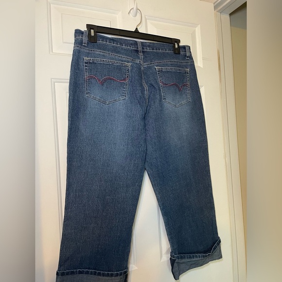 Gloria Vanderbilt Denim Capris Size 14 Cuffed Leg Vintage Embroidery Pockets - Picture 3 of 8